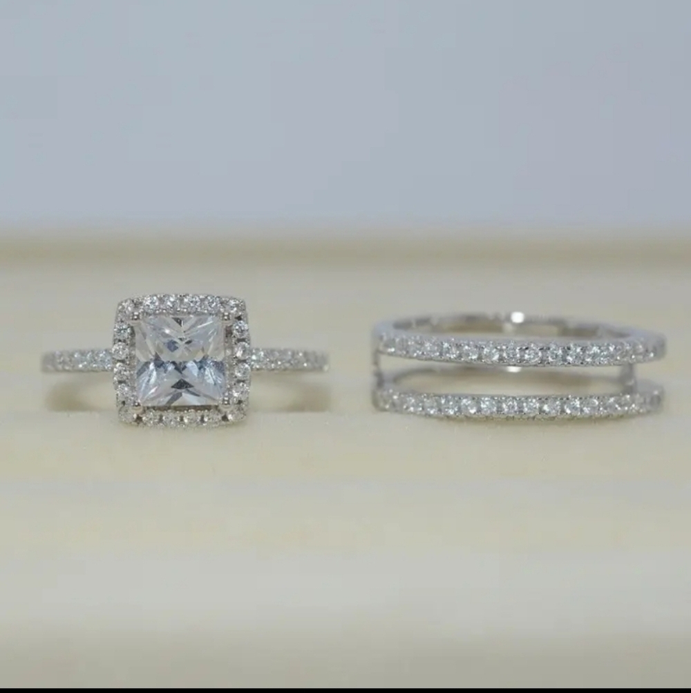 New 2 pc Wedding Set size 7 silver color